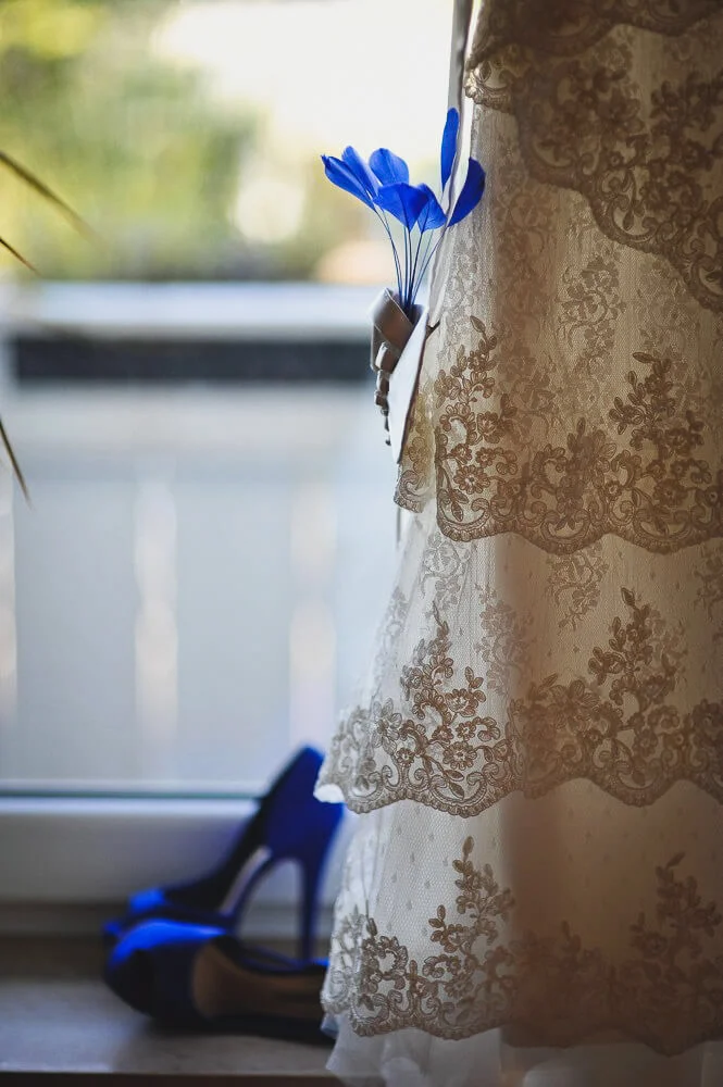 Detailaufnahme von Schleier und Accessoires – Hochzeitsreportage mit Fokus auf Feinheiten