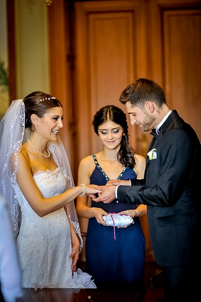 Vorbereitungen mit Freundinnen – echter Einblick in die Hochzeitsreportage