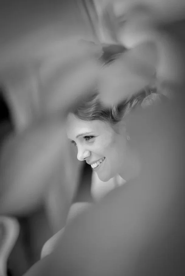 Porträt der Braut – elegante Hochzeitsfotografie, wie sie ein erfahrener Hochzeitsfotograf Frankfurt umsetzt.