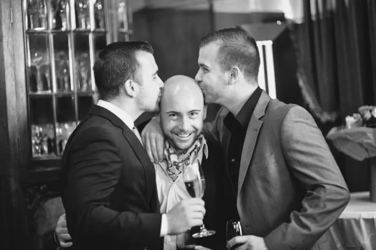 Tropisches Gewächshaus als Hochzeitskulisse