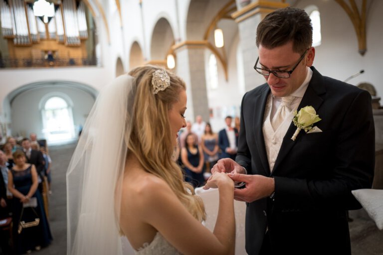 Hochzeitsreportage eines Brautpaares nach der Trauung